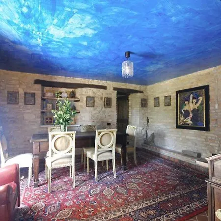 Pesaro Sleeps 8 * Урбино