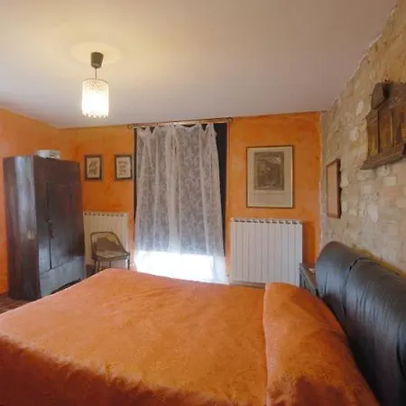 Pesaro Sleeps 8 Вилла Урбино